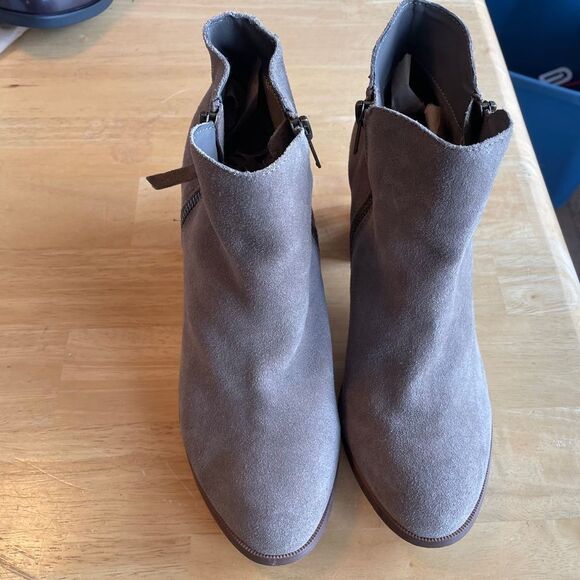 Urban Outfitters UO booties suede tan size 9 - Picture 2 of 6